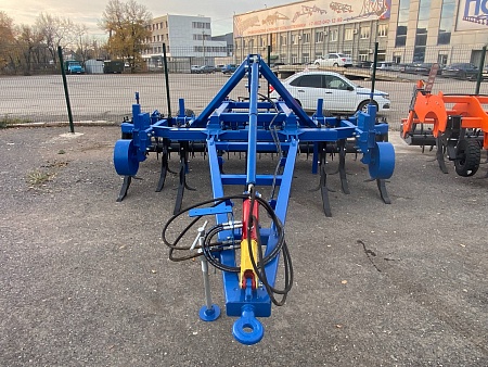 Плуг чизельный с шпоровыми катками прицепной ПЧП-4.0