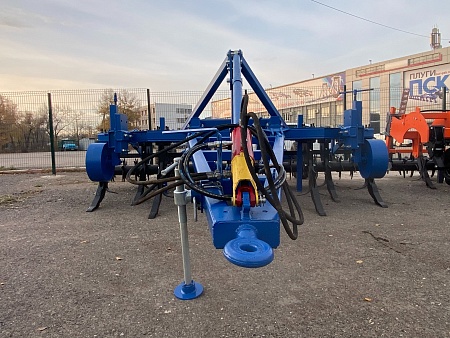 Плуг чизельный с шпоровыми катками прицепной ПЧП-4.0